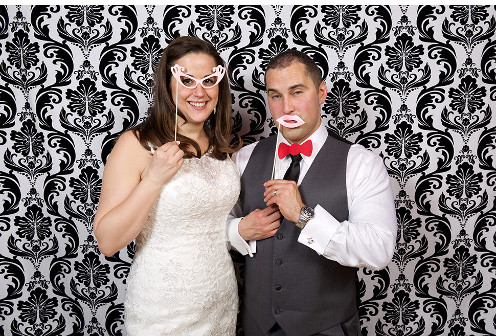 Photo Booth avec accessoires durant une réception de mariage.