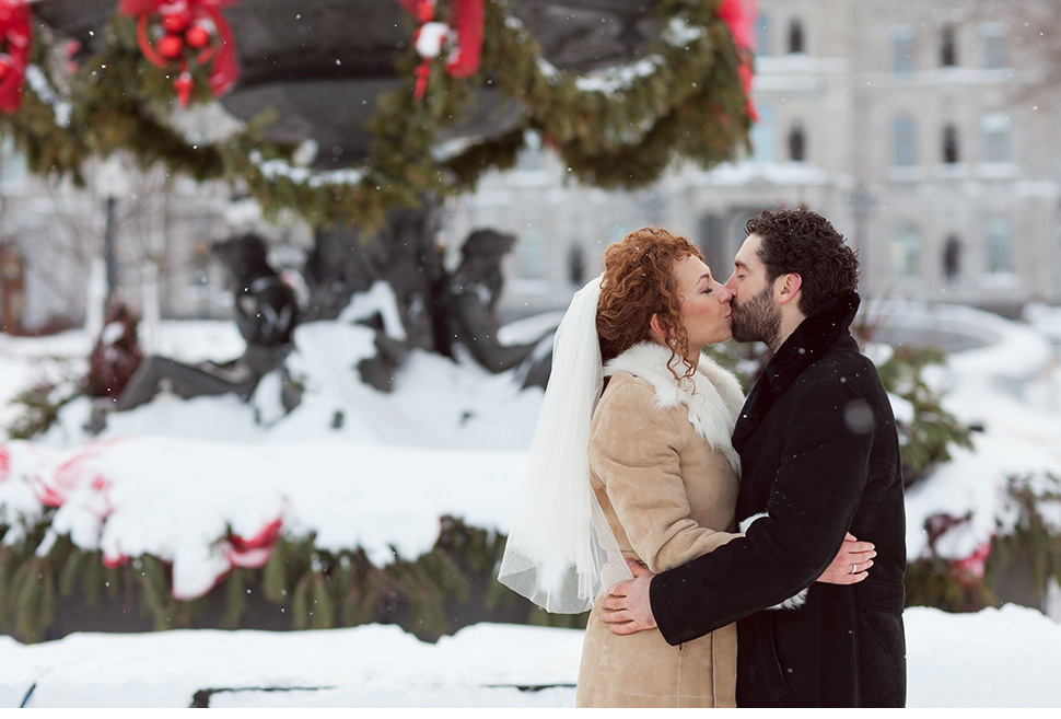 Mariage hivernal dans le Vieux-Québec.